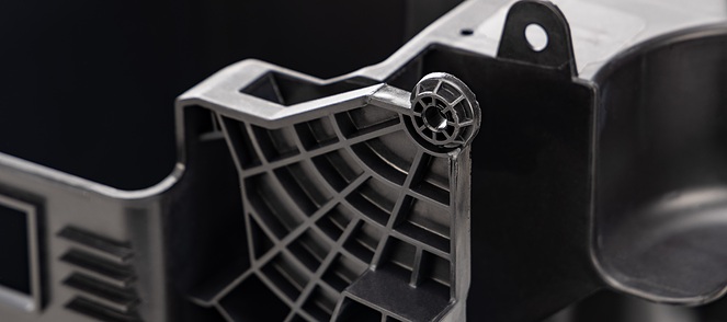 auto-underhood pp console hinge attachment detail