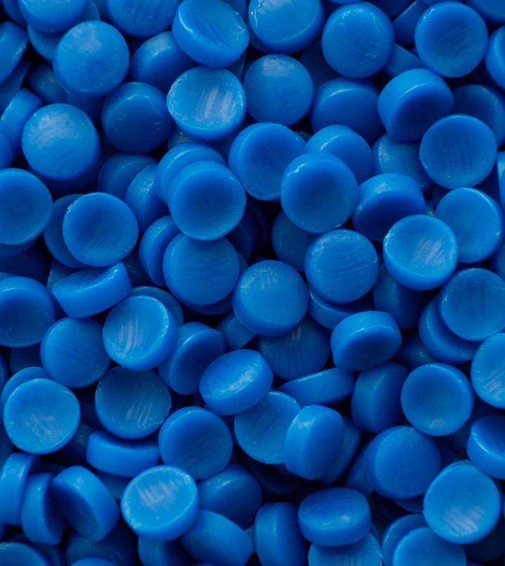 blue-polymer-granulates