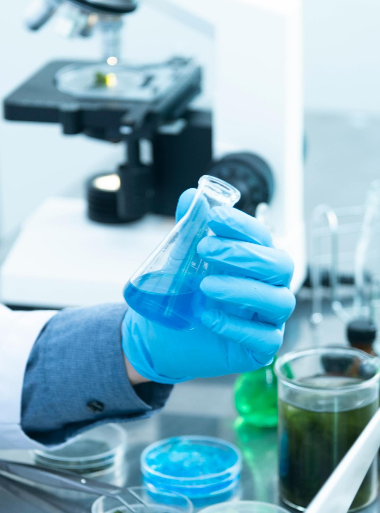 laboratory-scientist-microscope-beaker-research-experiment-1